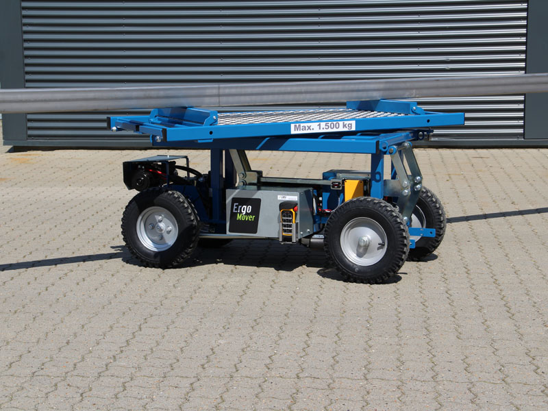 The ErgoMover LIFT & GO rotatable wireless electric transport trolley can transport up to 1,500 kg and can be controlled via a radio remote control.