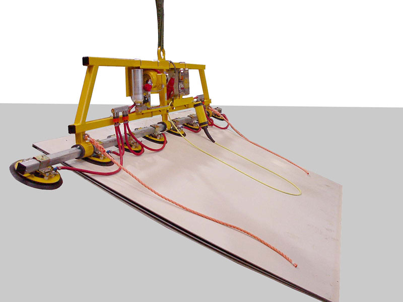 Vacuum lifter Kombi 7001-A-1000 was designed for use in the glass storeThis single-row vacuum lifting device is usually supplied with electrical power from the crane track. This means that plate materials measuring up to 6 metres in width can be moved around while suspended vertically.