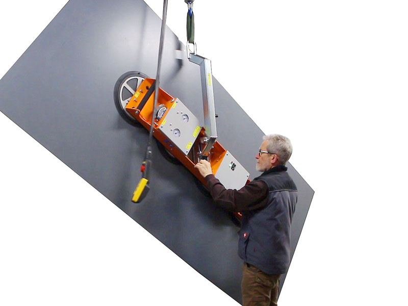 Vacuum lifter VL L400 - the single-row suction lifting device for use on construction sites, handling loads weighing up to 400 kg